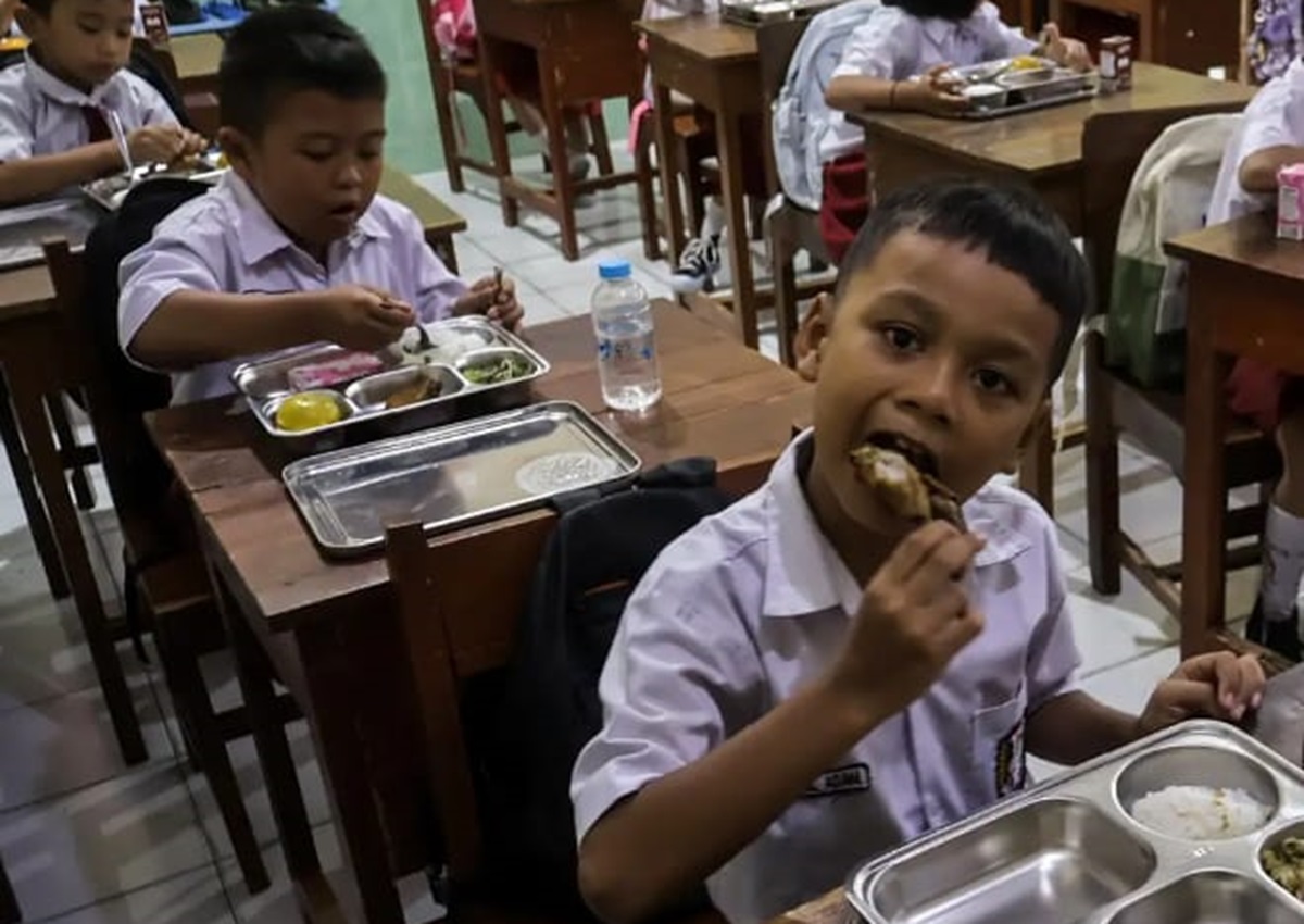 Program MBG di Pasirwangi Berjalan Lancar, Anak Sekolah Nikmati Menu Sehat Tiap Hari
